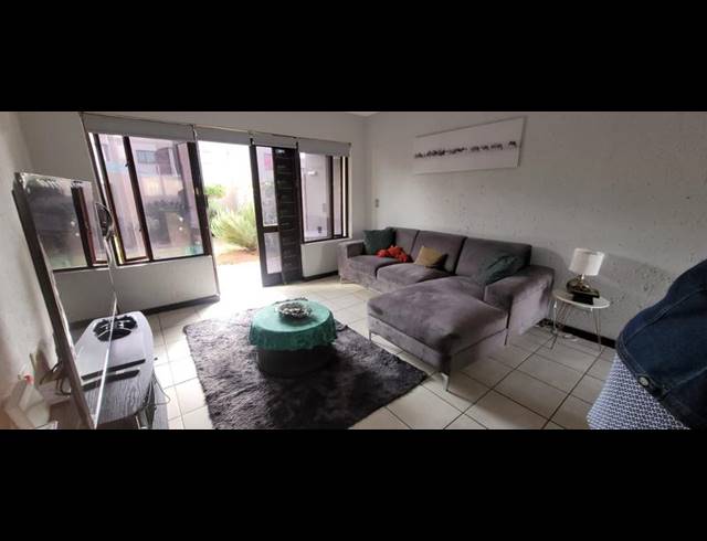 2 BEDROOM TOWNHOUSE FOR SALE IN GLENVISTA